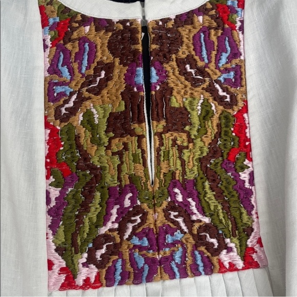 Banana Republic White Blouse with Colorful Embroidery, NWT, XL - Price Firm - Picture 4 of 6